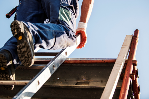 Climbing ladder to roof